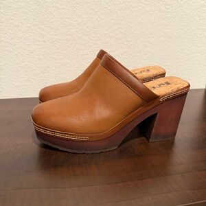 NEW KORKS Women's Brown Leather Clogs Size 7